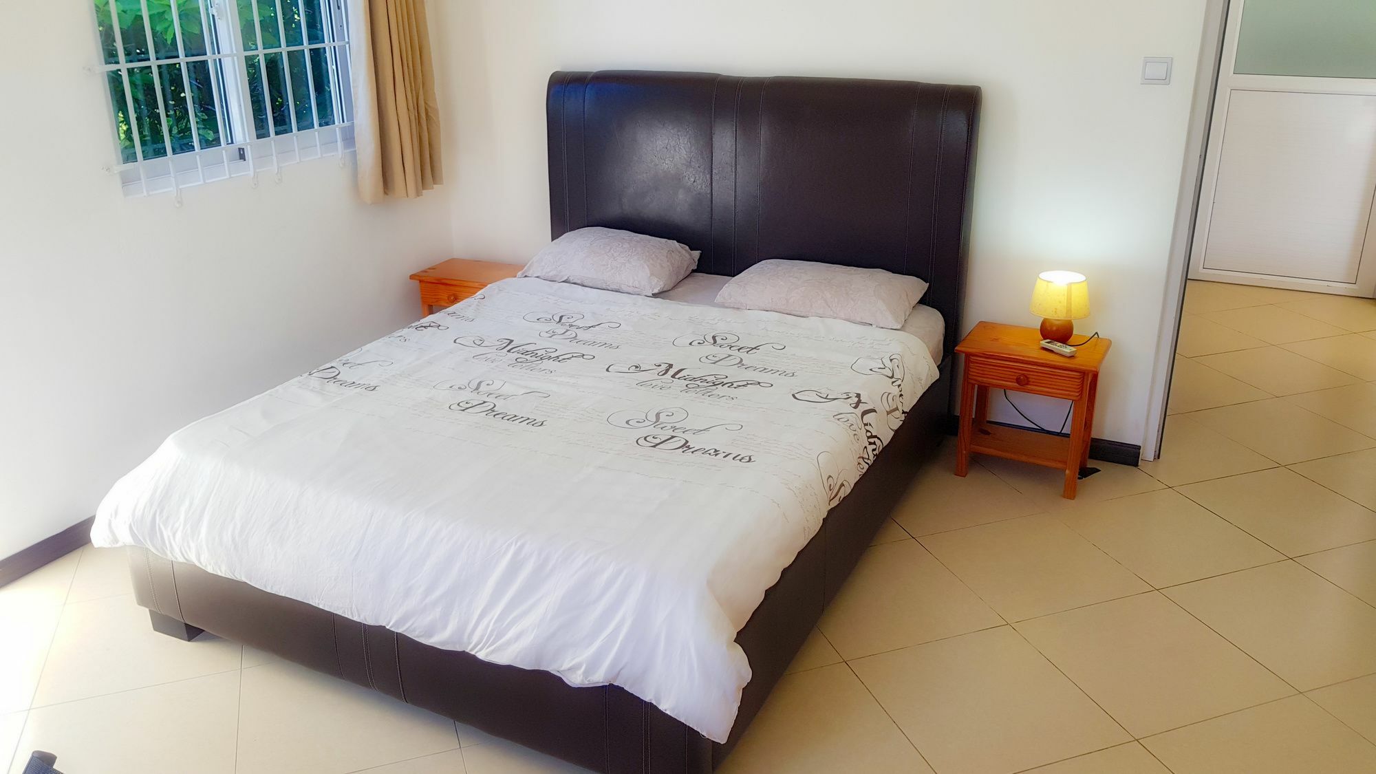 Seven Apartments La Gaulette Luaran gambar